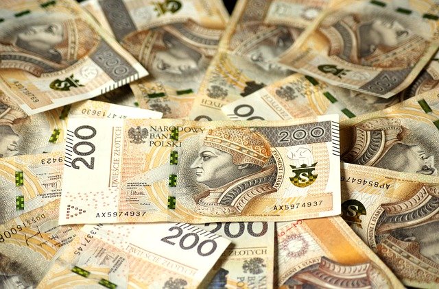 Polskie pieniądze o nominale 200 zł